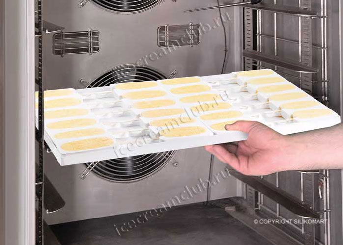 Шестое дополнительное изображение для товара Форма для мороженого эскимо «Классик» СТЭККОФЛЕКС (Silikomart, Италия), 12 ячеек + поднос