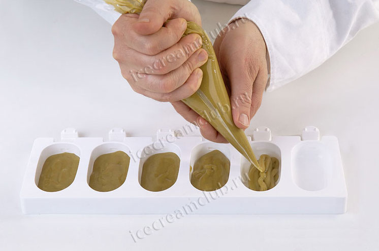 Девятое дополнительное изображение для товара Форма для мороженого эскимо на палочке Easy Cream «Классик мини» (Silikomart, Италия)