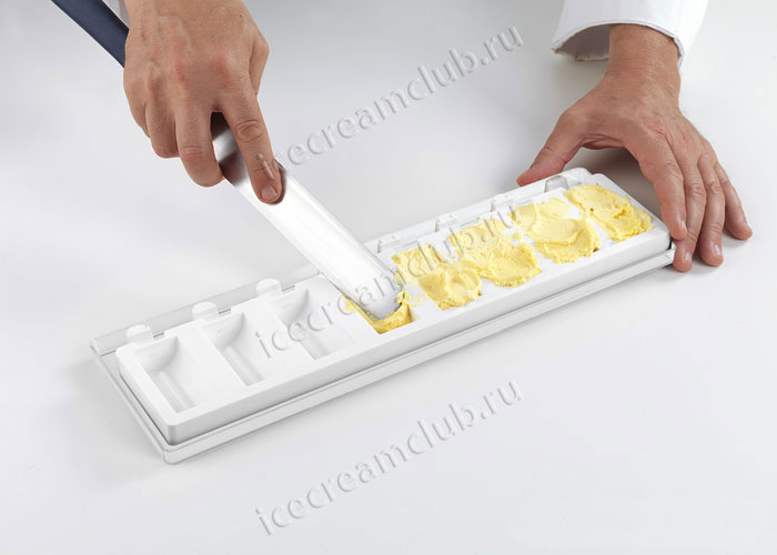 Первое дополнительное изображение для товара Форма для мороженого эскимо «Шик мини» (Silikomart, Италия) 16 ячеек + 2 подноса