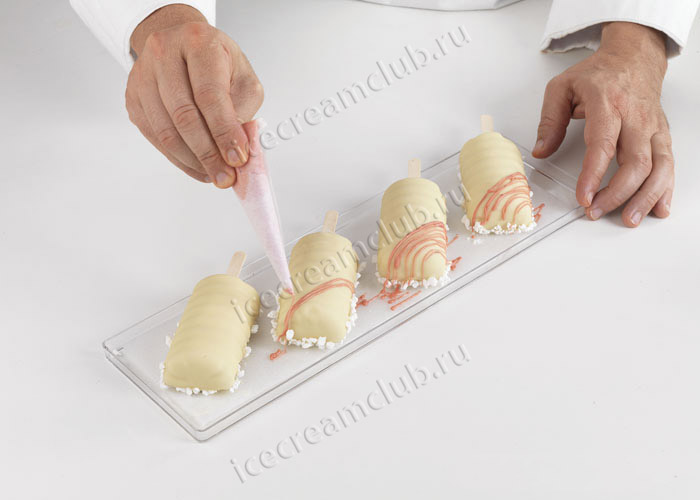 Четвертое дополнительное изображение для товара Форма для мороженого эскимо «Танго» СТЭККОФЛЕКС (Silikomart, Италия), 12 ячеек + поднос