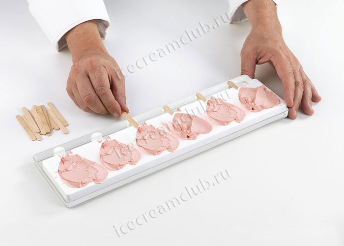 Третье дополнительное изображение для товара Форма для мороженого эскимо на палочке «Сердце мини» (Silikomart, Италия), 12 ячеек + 2 подноса