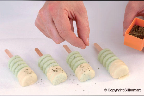 Двенадцатое дополнительное изображение для товара Форма для мороженого эскимо «Танго мини» (Silikomart, Италия) 16 ячеек + 2 подноса