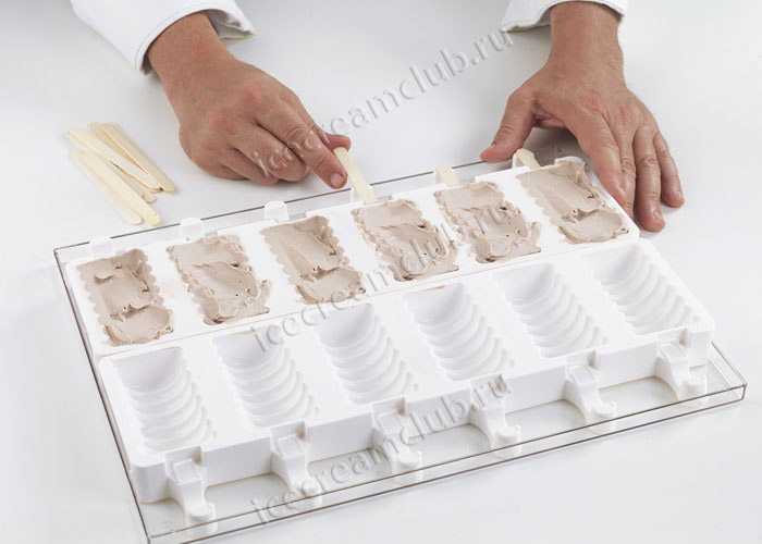 Второе дополнительное изображение для товара Форма для мороженого эскимо «Танго» СТЭККОФЛЕКС (Silikomart, Италия), 12 ячеек + поднос