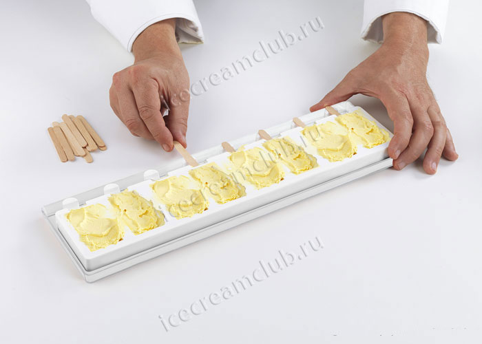 Второе дополнительное изображение для товара Форма для мороженого эскимо «Шик мини» (Silikomart, Италия) 16 ячеек + 2 подноса