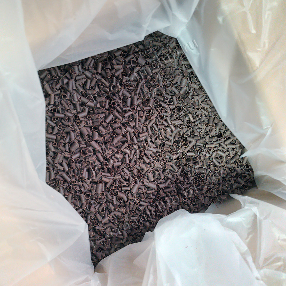 Четвертое дополнительное изображение для товара Шоколадное украшение «Стружка темная 7 мм», 1 кг BOTECH