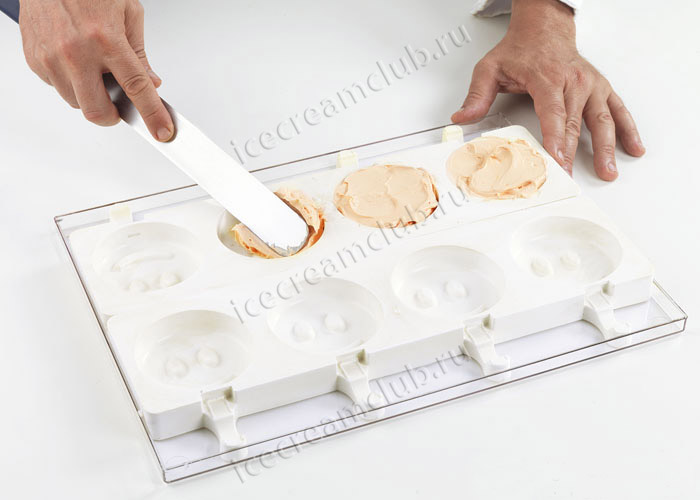 Первое дополнительное изображение для товара Форма для мороженого эскимо «Улыбка» СТЭККОФЛЕКС (Silikomart, Италия), 8 ячеек + поднос
