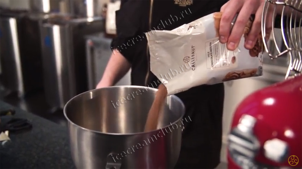 Третье дополнительное изображение для товара Шоколадный мусс молочный (сухая смесь-премикс), 0,8 кг (Callebaut, Бельгия) арт CHM-MO-M-X27