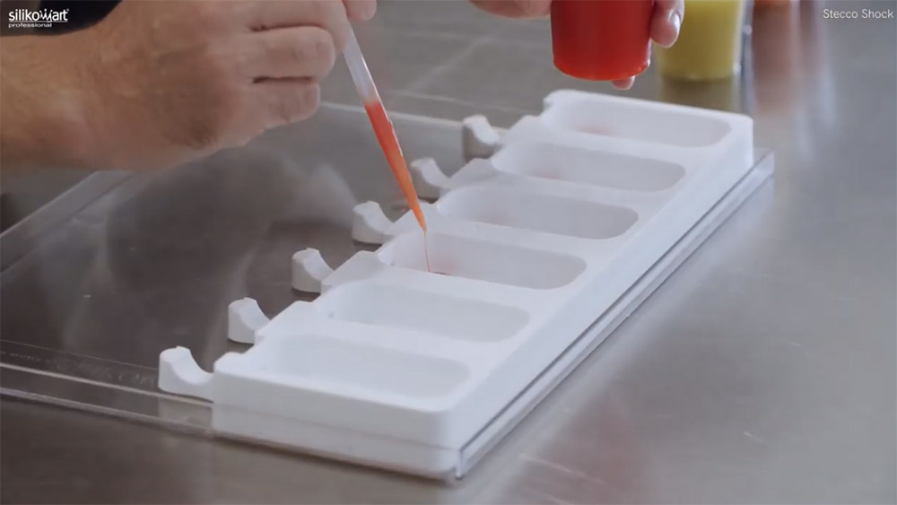 Восьмое дополнительное изображение для товара Форма для мороженого эскимо на палочке «ШОК», Silikomart GEL11 (с подносом)