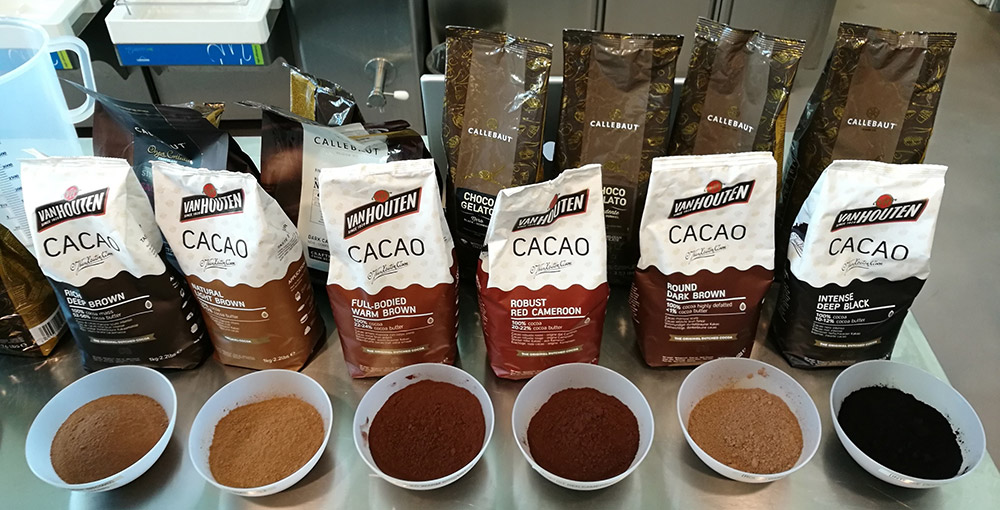 Девятое дополнительное изображение для товара Обезжиренный какао порошок Round dark brown 1%, VanHouten, 750 г – DCP-01R102-VH-61V