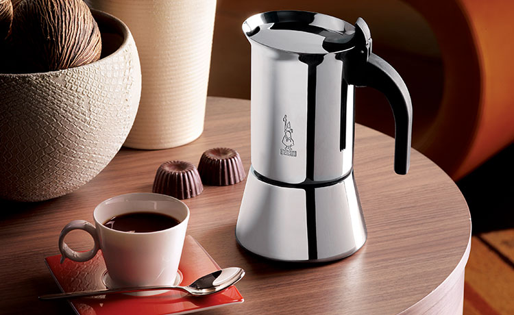 Четвертое дополнительное изображение для товара Гейзерная кофеварка для индукционных и обычных плит Bialetti New Venus 7256/CNNP (на 10 порций, 400 мл)