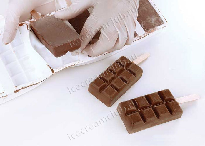 Четвертое дополнительное изображение для товара Форма для мороженого эскимо «Шоколадная плитка» (Silikomart, Италия), 12 ячеек + поднос