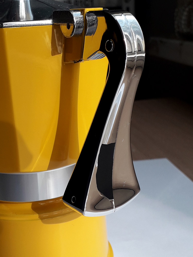 Второе дополнительное изображение для товара УЦЕНКА. Гейзерная кофеварка Caffettiera Super Top (6 порций, желтая), Top Moka