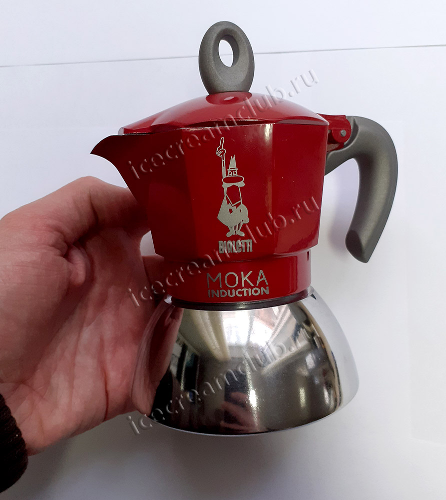 Восьмое дополнительное изображение для товара Гейзерная кофеварка Bialetti Moka Induction 6944 для индукционных плит (4 порции, 150 мл), красная