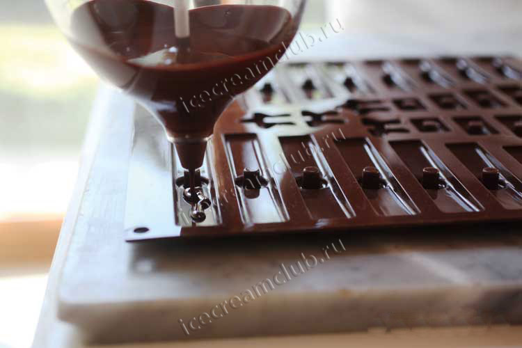 Второе дополнительное изображение для товара Форма для шоколада/выпечки «Елка 3D»