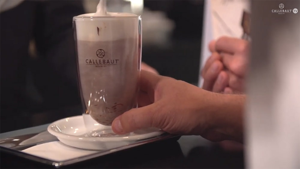Шестое дополнительное изображение для товара Горячий шоколад порционный молочный 33.6%, 25 пакетиков, Callebaut арт 823NV-T97