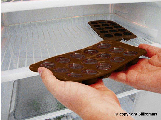 Второе дополнительное изображение для товара Форма для шоколадных конфет ИЗИШОК «Зима» (EasyChoc Silikomart, Италия) SCG23