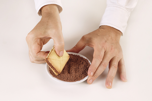 Шестое дополнительное изображение для товара Набор форм "Печенье с предсказанием – конверт" Surprise (Silikomart, Италия)