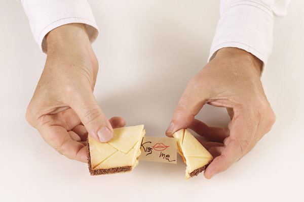 Седьмое дополнительное изображение для товара Набор форм "Печенье с предсказанием – конверт" Surprise (Silikomart, Италия)