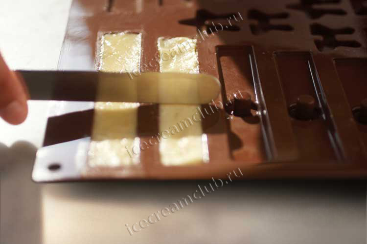 Третье дополнительное изображение для товара Форма для шоколада/выпечки «Елка 3D»