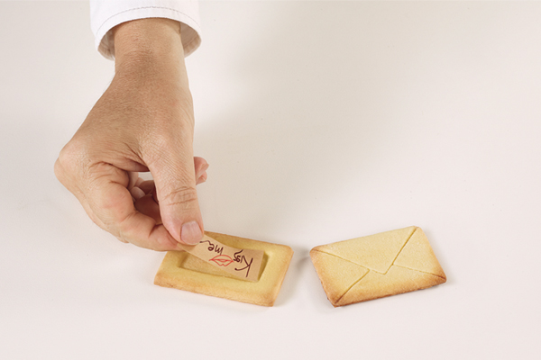 Третье дополнительное изображение для товара Набор форм "Печенье с предсказанием – конверт" Surprise (Silikomart, Италия)