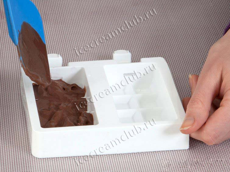 Второе дополнительное изображение для товара Форма для мороженого эскимо на палочке Easy Cream «Шоколадная плитка» (Silikomart, Италия)