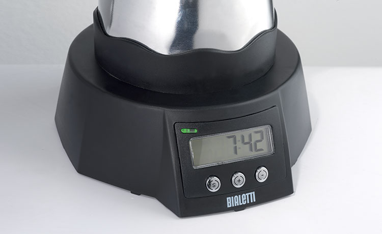Второе дополнительное изображение для товара Электрическая гейзерная кофеварка Bialetti «Easy timer» 1132C (на 3 порции, 120 мл. серебристая)