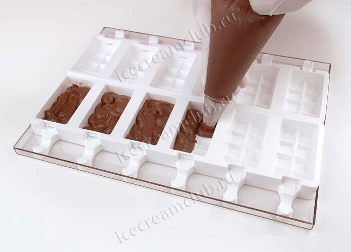 Первое дополнительное изображение для товара Форма для мороженого эскимо «Шоколадная плитка» (Silikomart, Италия), 12 ячеек + поднос