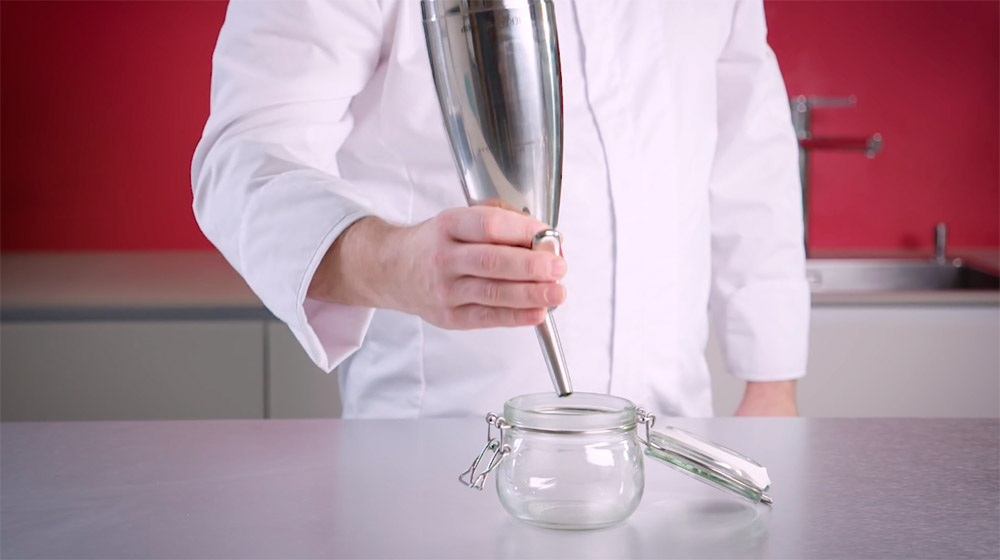  дополнительное изображение для товара Теплоизолированный кулинарный сифон для сливок iSi Thermo Whip 0.5л (Австрия)
