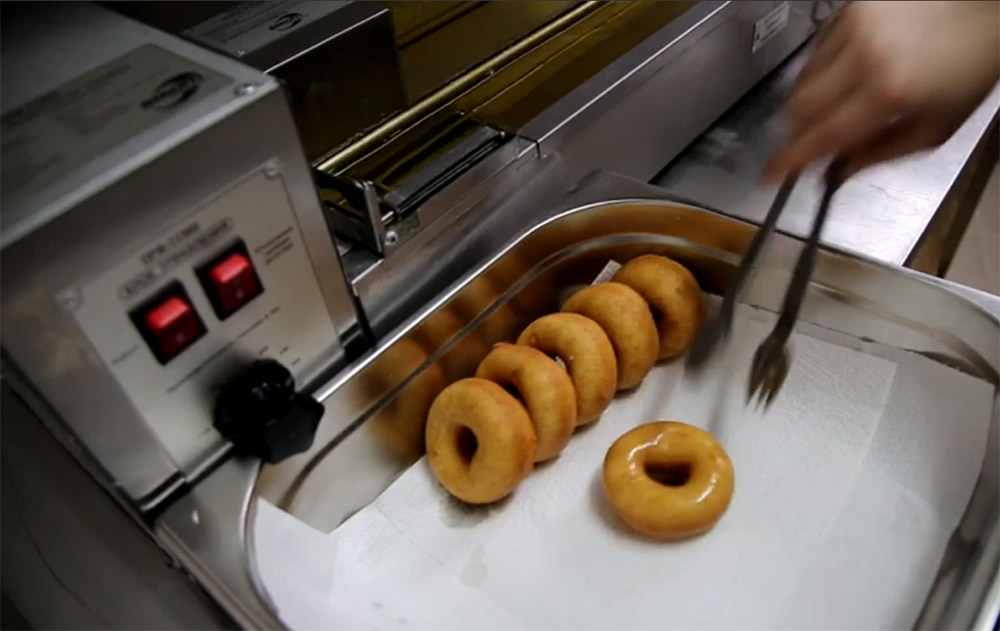 Седьмое дополнительное изображение для товара Смесь сухая для пончиков во фритюре КПИ «Пончики», 1 кг